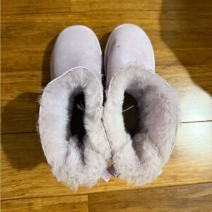 UGG Kids Short Shearling Boots - Light Lavender